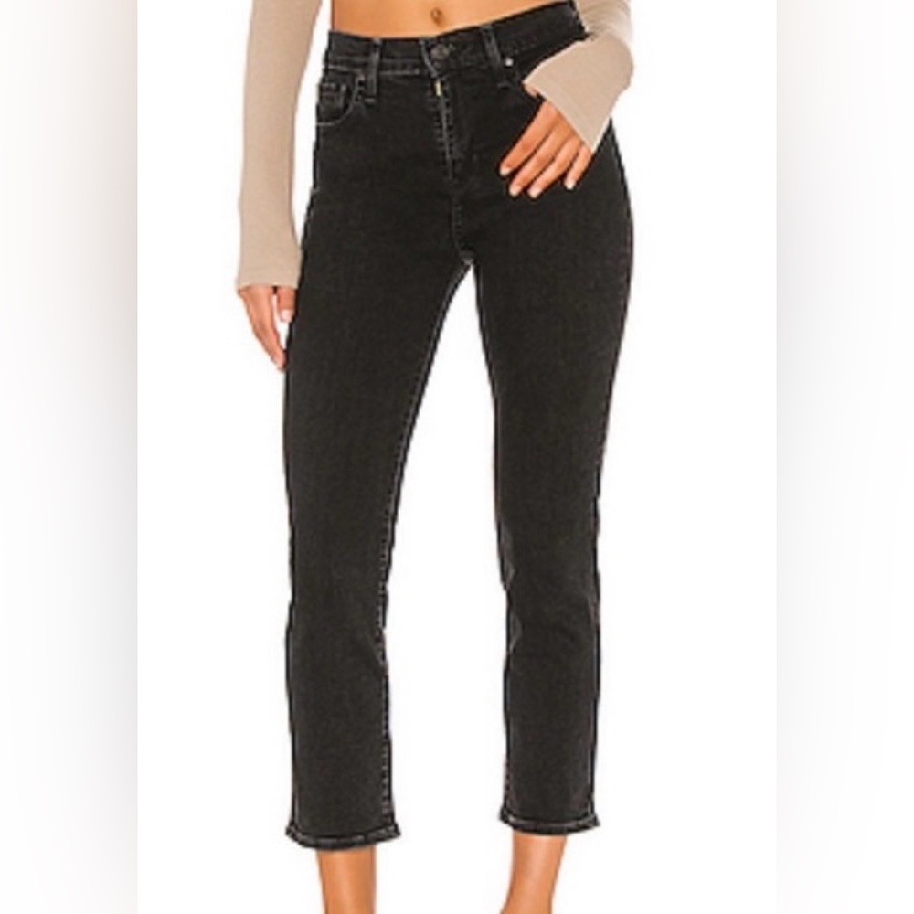 Levi’s | Women’s Black Wash Premium 724 High Rise Straight Leg Crop Jeans Sz 30